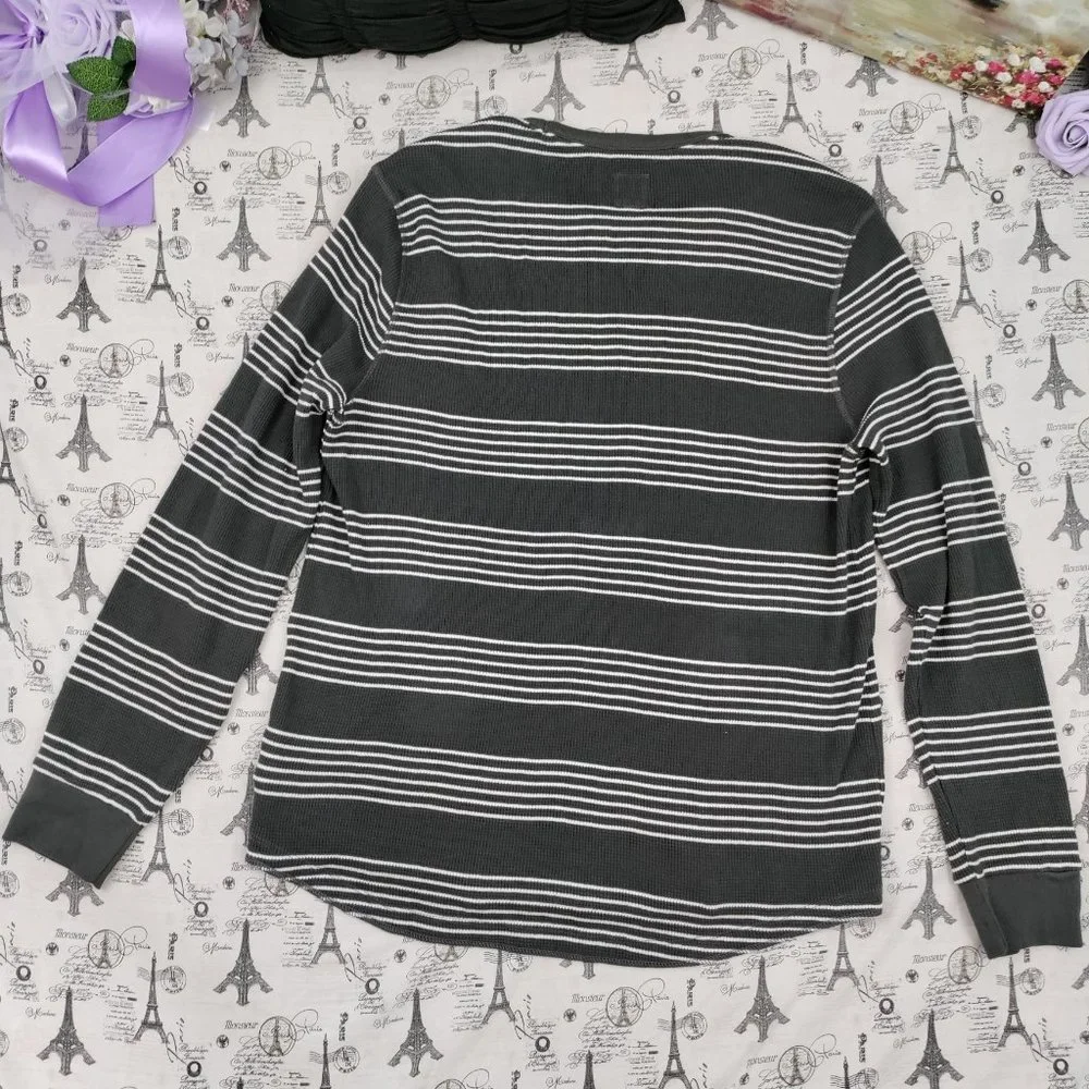 GAP Men Stripe Pattern Sweater Size L - Picture 6 of 6